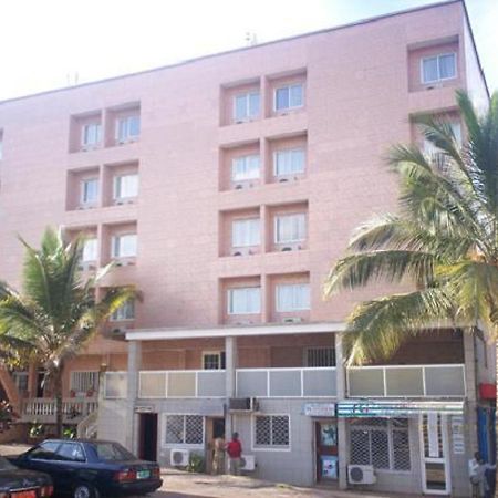 Meumi Palace Yaoundé Esterno foto